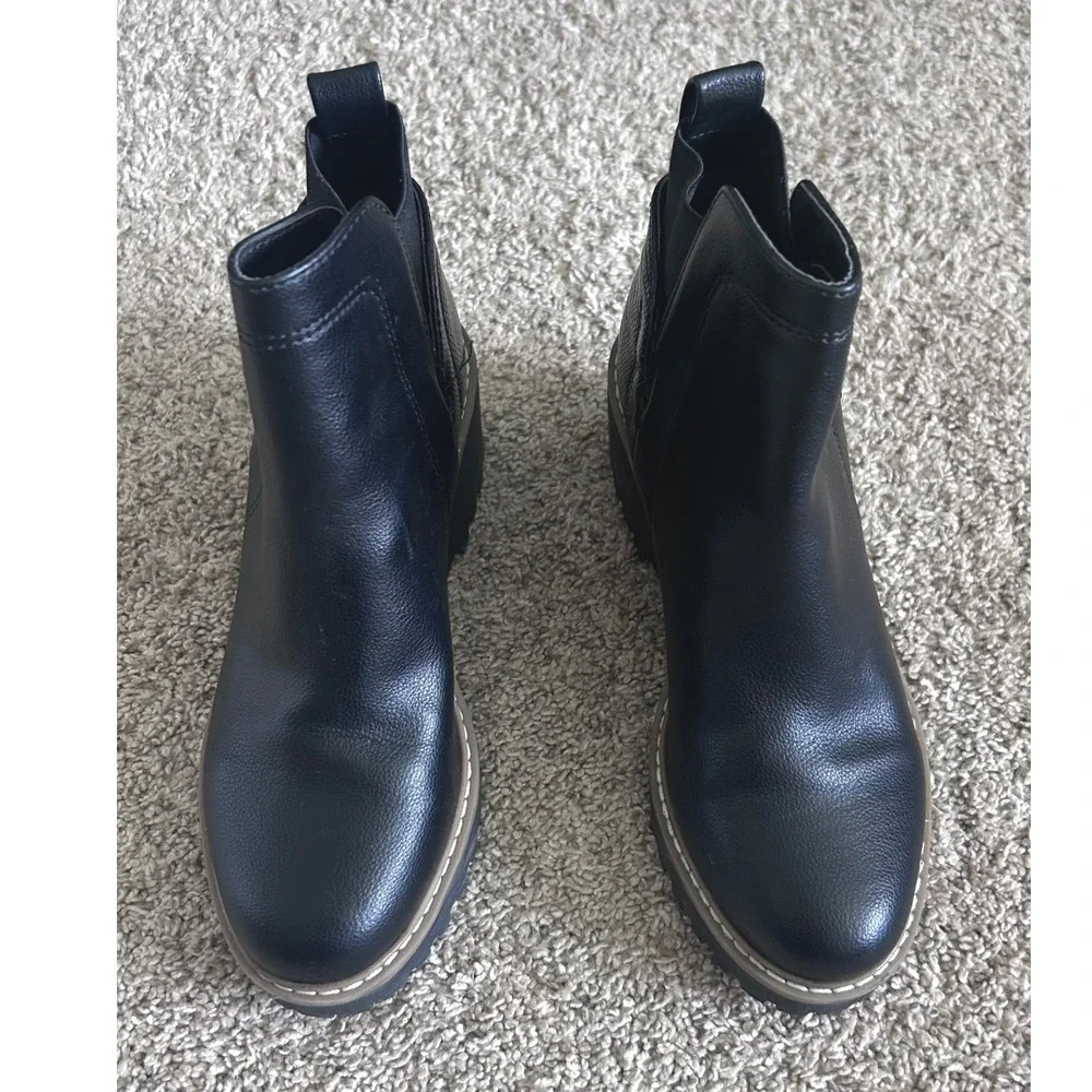 DV Dolce Vita Black Faux Leather Snakeskin Lug Sole Platform Chelsea Boots SZ 6